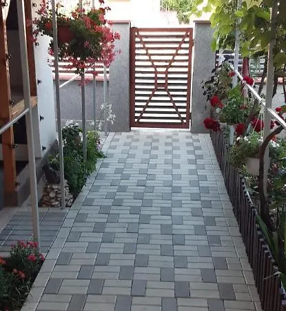 Casa Bianca Si Andrei Două Mai